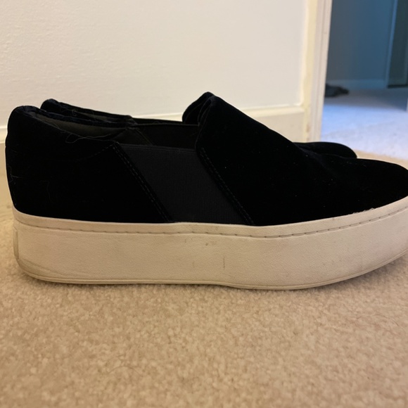 Velvet slip ons - Picture 2 of 2